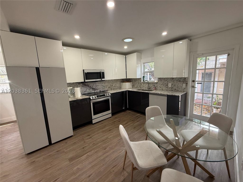 Photo of 1719 Hayes St, Hollywood, FL 33020 (MLS # A12038361)