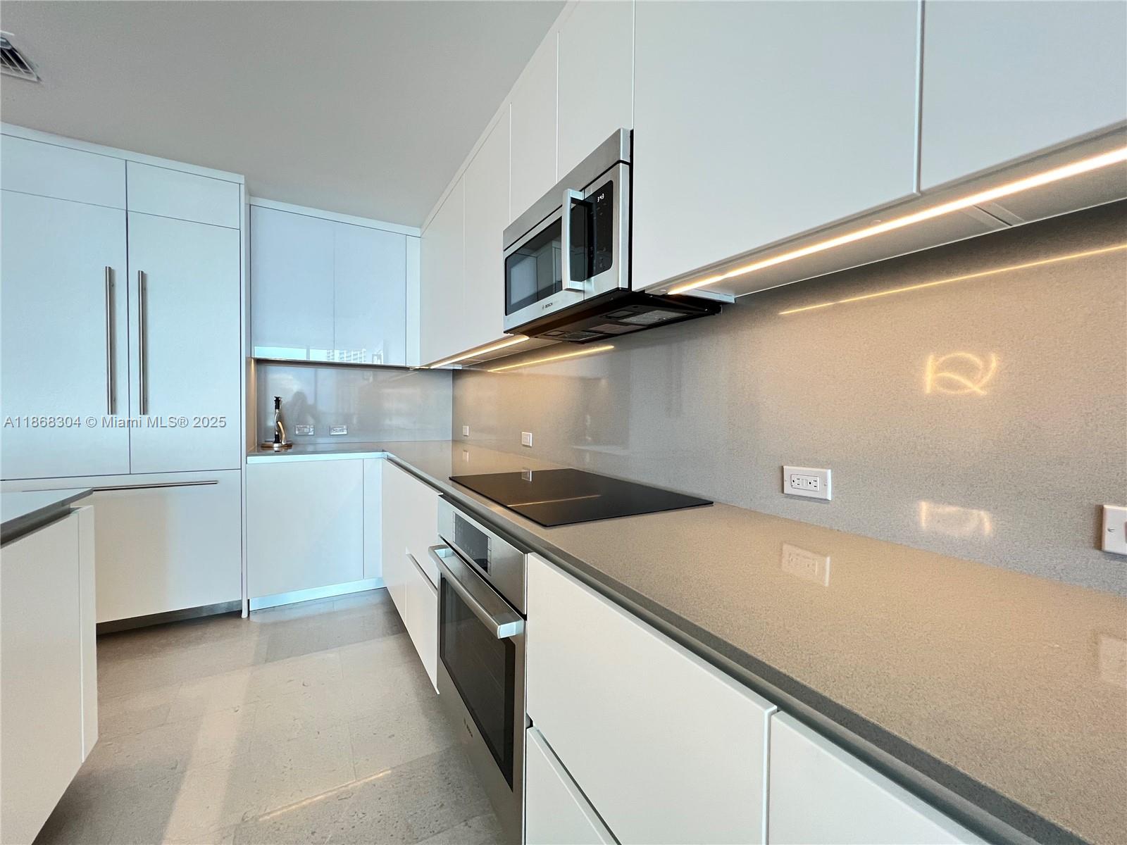 REACH CONDO - Residential Lease