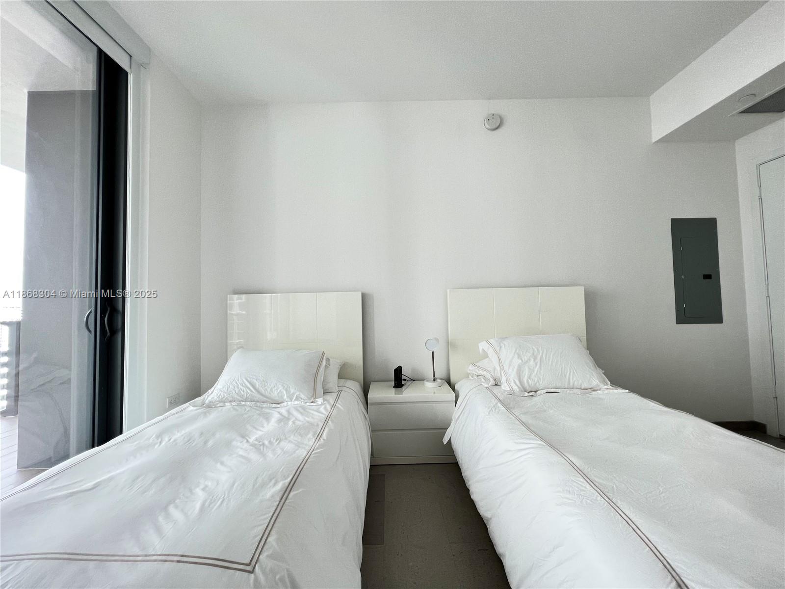 REACH CONDO - Residential Lease