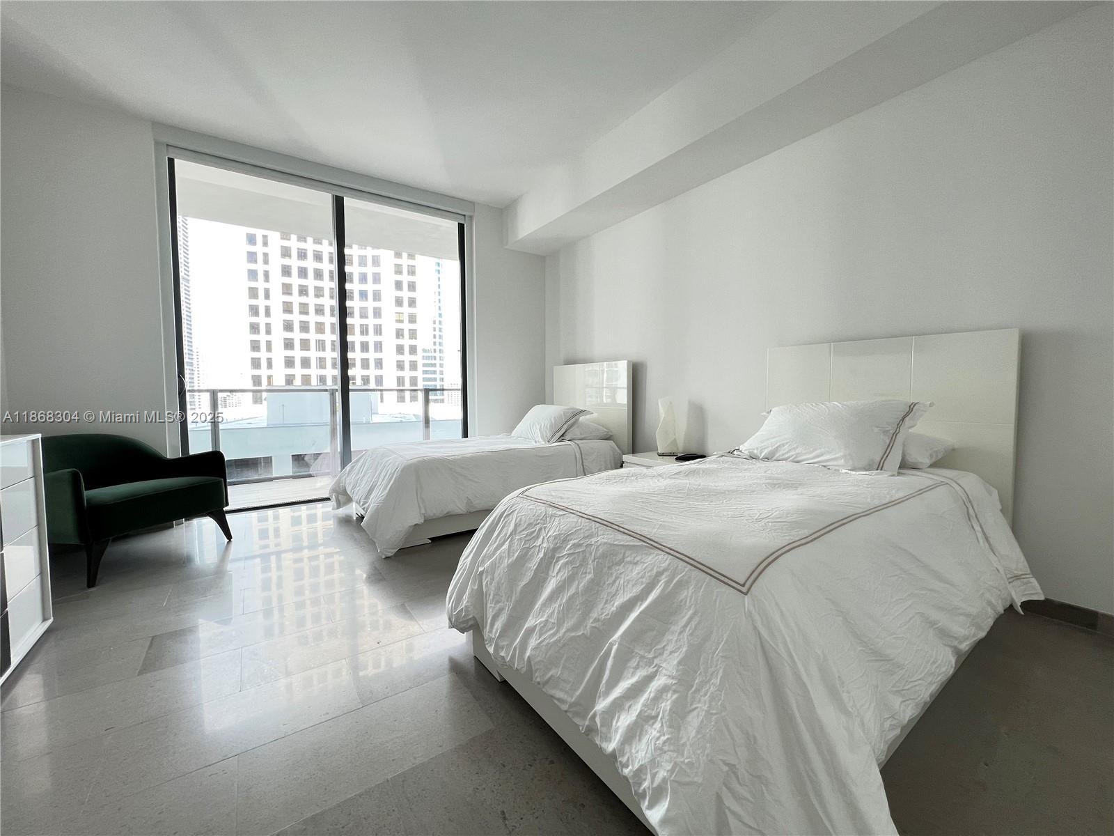 REACH CONDO - Residential Lease