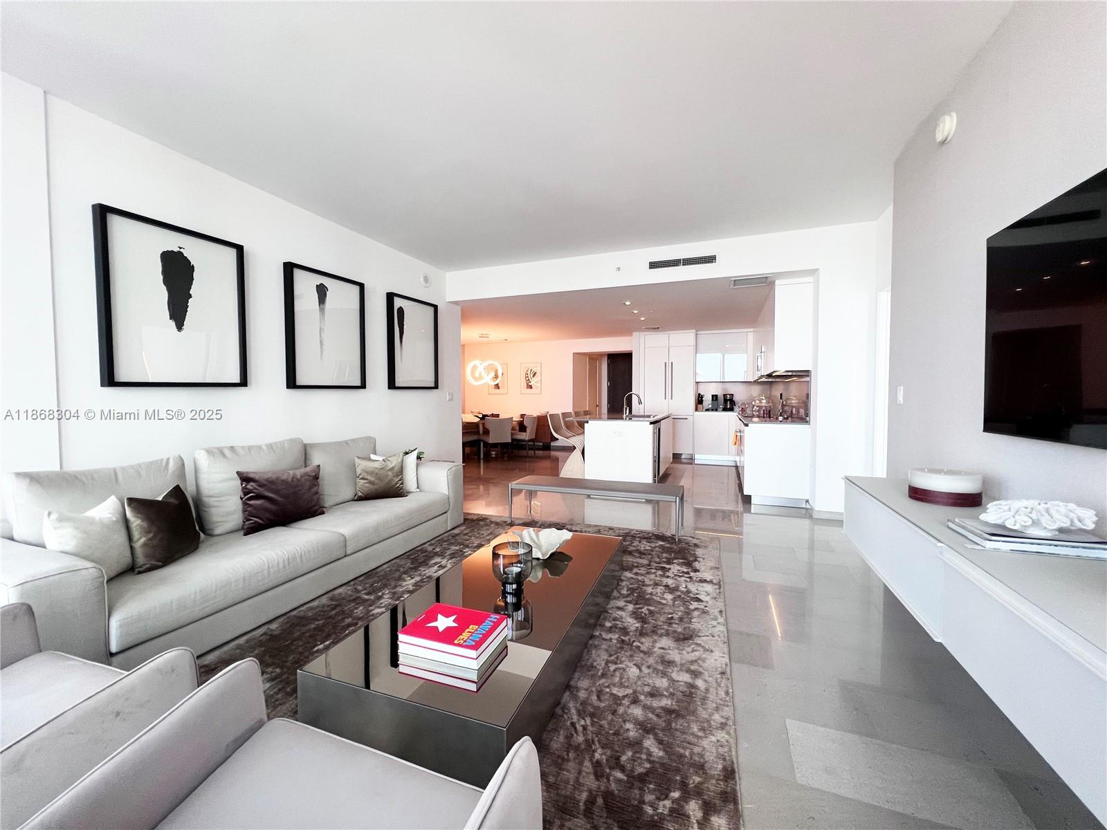 REACH CONDO - Residential Lease