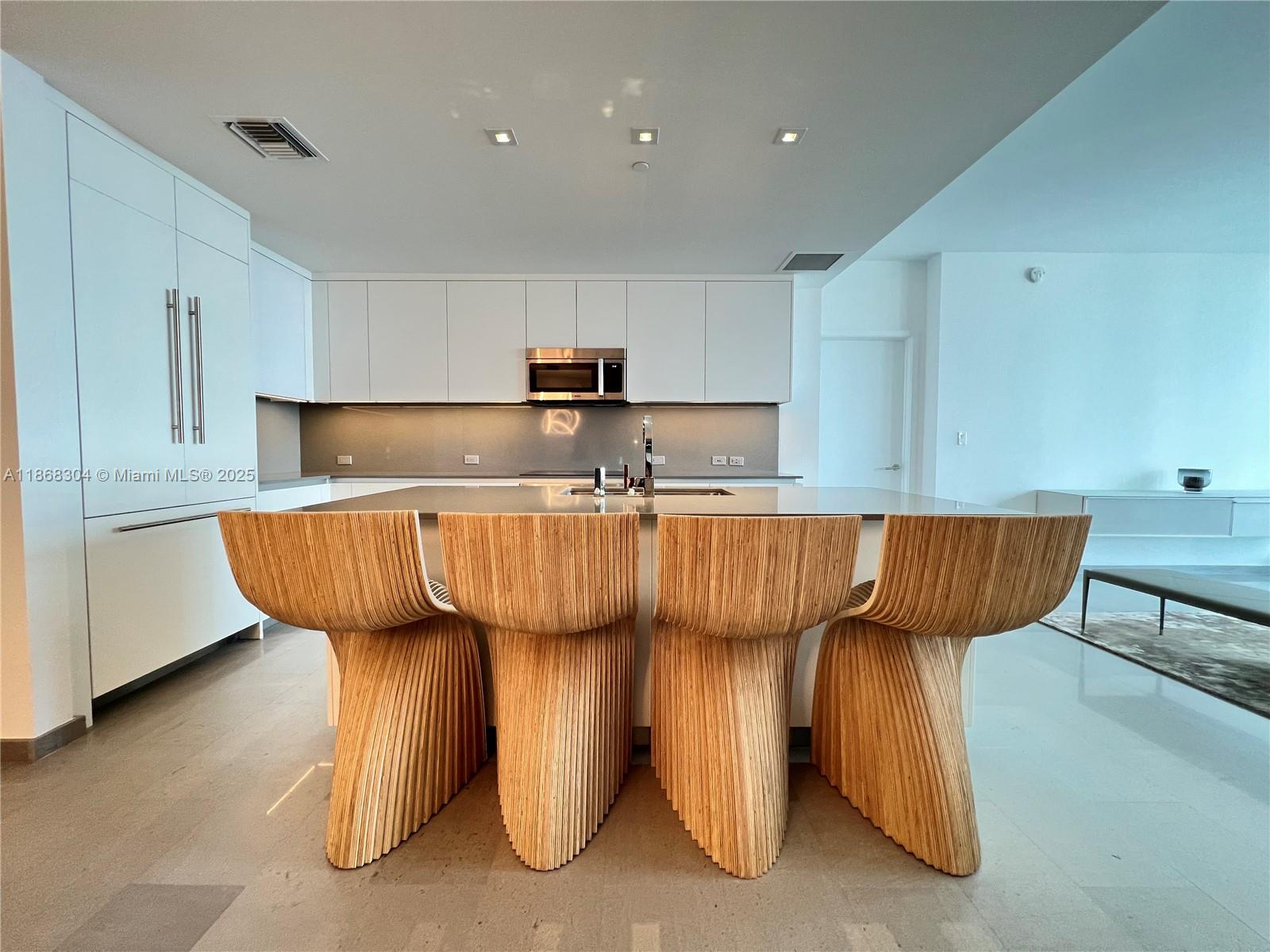 REACH CONDO - Residential Lease