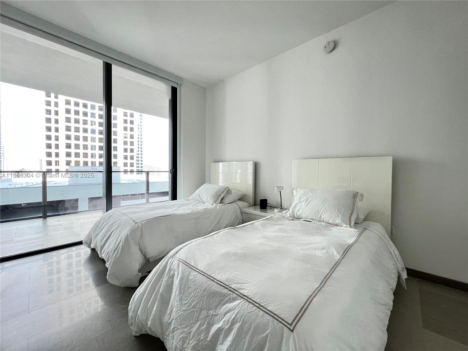 REACH CONDO - Residential Lease