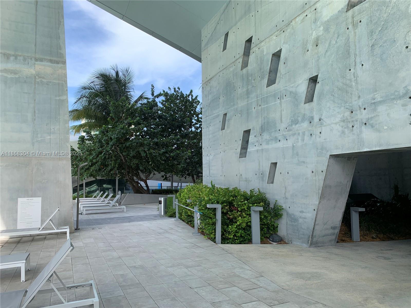 REACH CONDO - Residential Lease