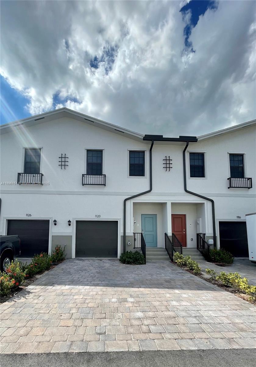 REGAL PALM SUBDIVISION - Residential Lease