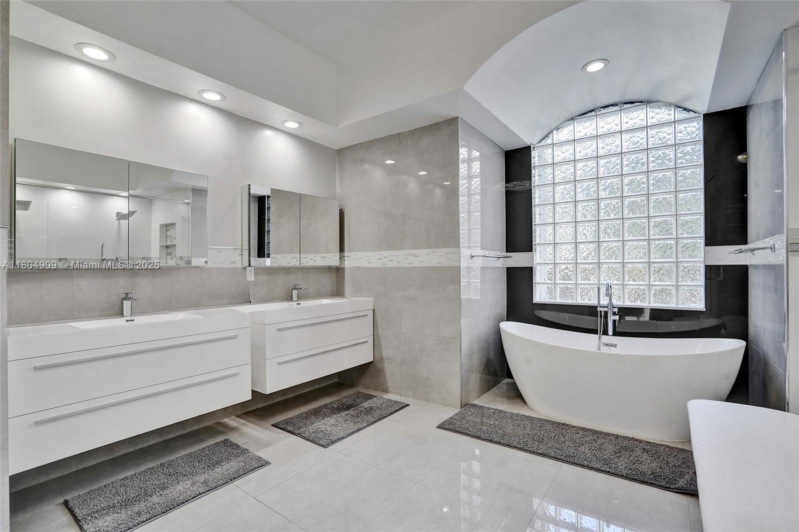 LONG LAKE RANCHES PLAT ON - Residential