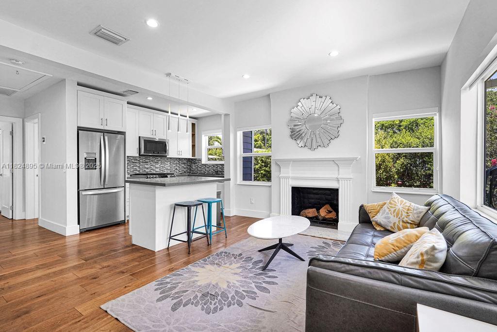 ALTA VISTA - Residential Lease