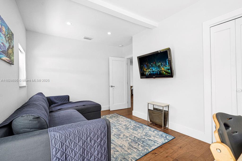 ALTA VISTA - Residential Lease