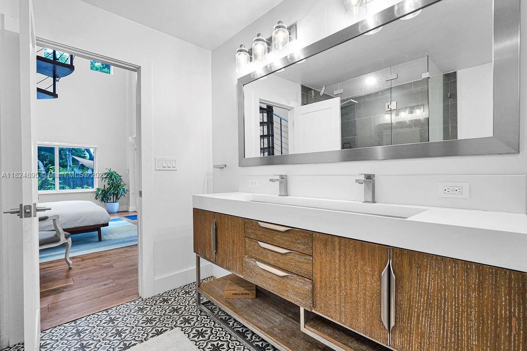 ALTA VISTA - Residential Lease