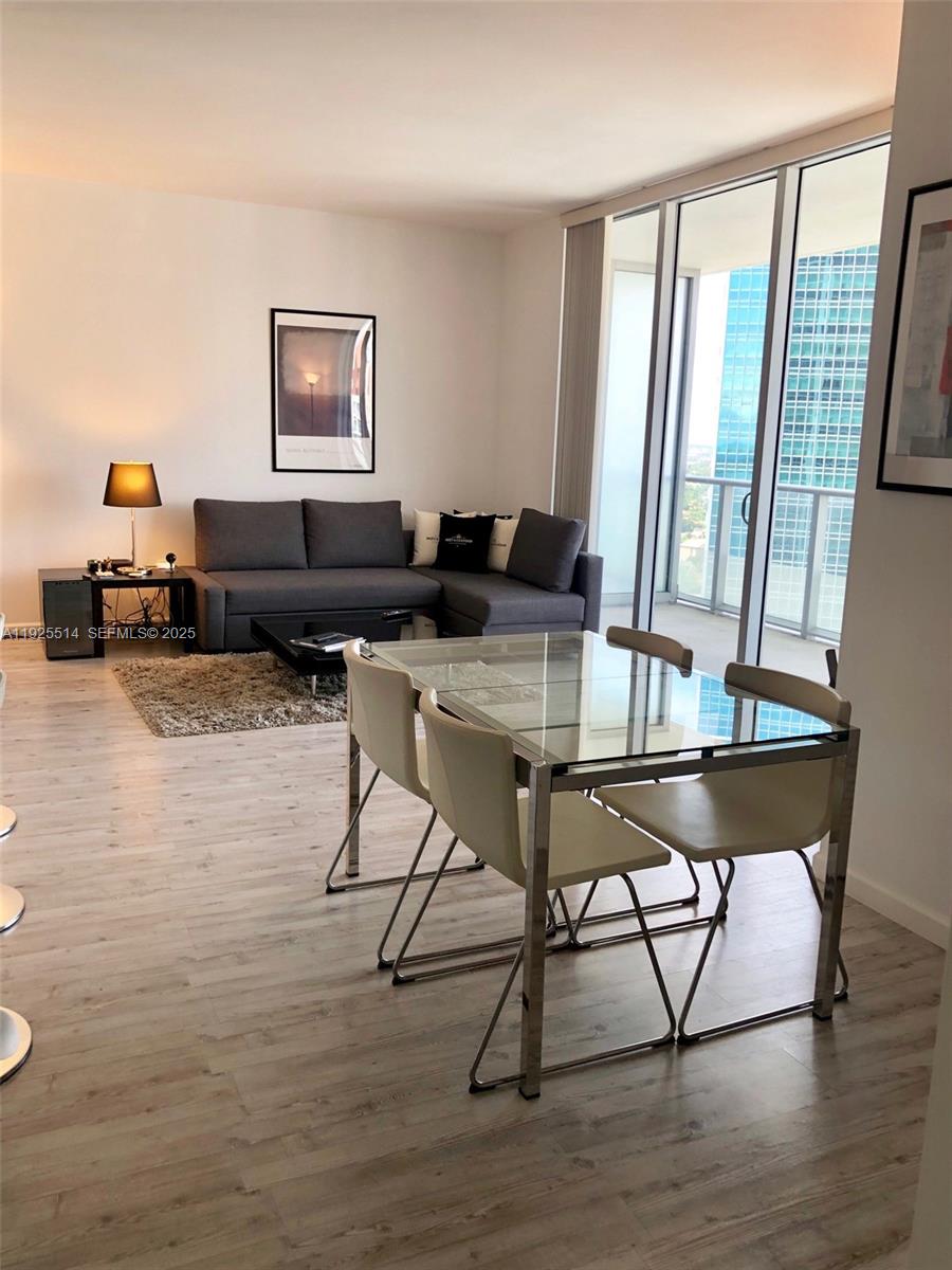 1300 Brickell Bay Dr 3500