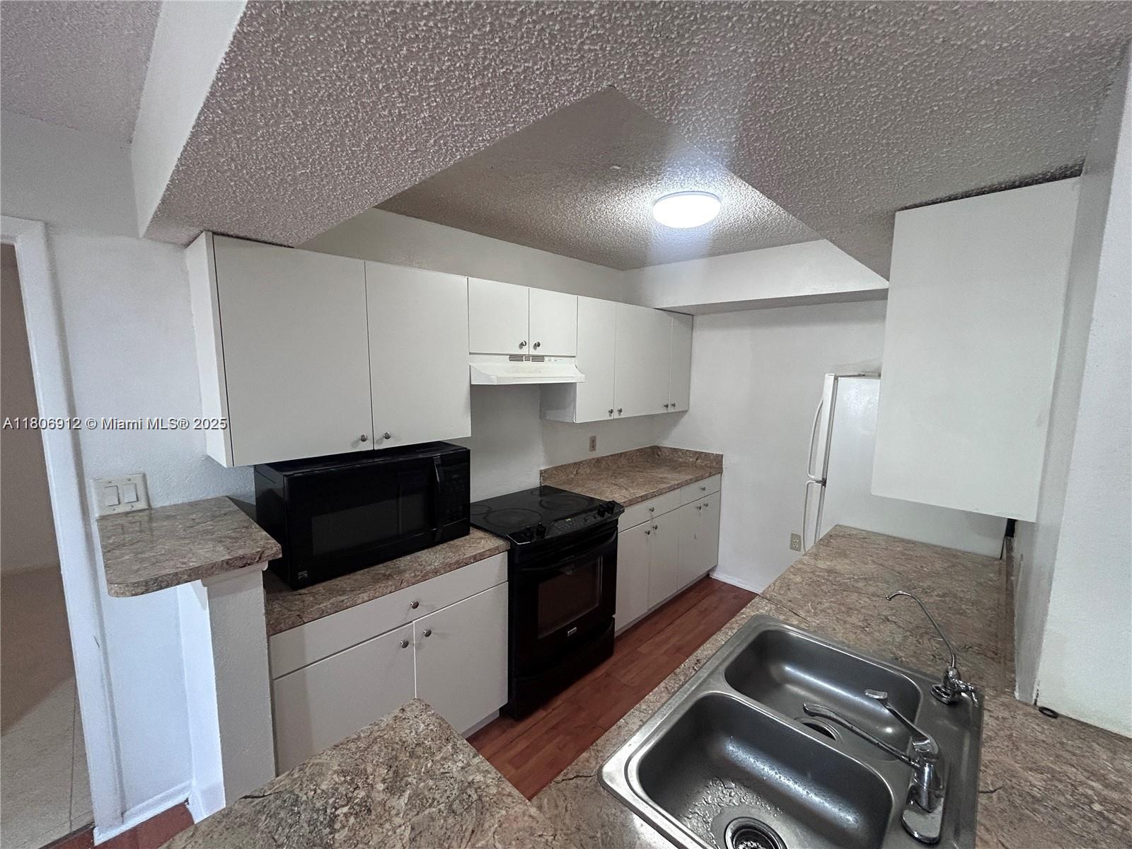 BISCAYNE BEACH CLUB CONDO - Residential Lease