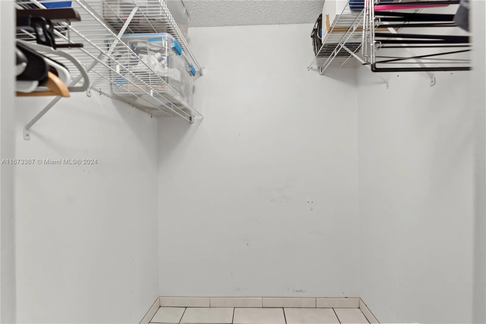 Aventura, Florida 33160, United States, 1 Bedroom Bedrooms, ,2 BathroomsBathrooms,Residential,Active,39961