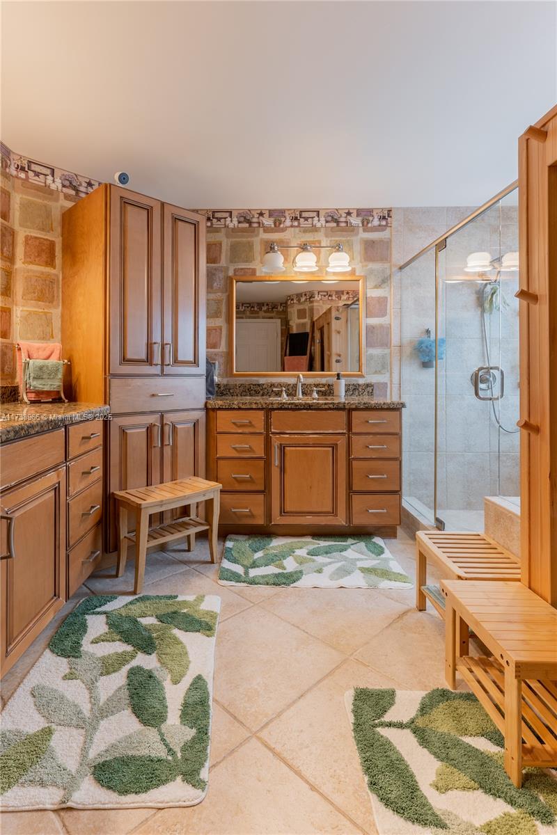 BOCA WINDS PAR G - Residential Lease