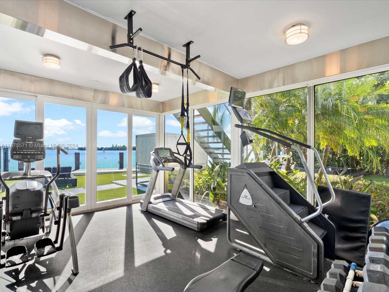 BELLE MEADE ISLAND - Residential