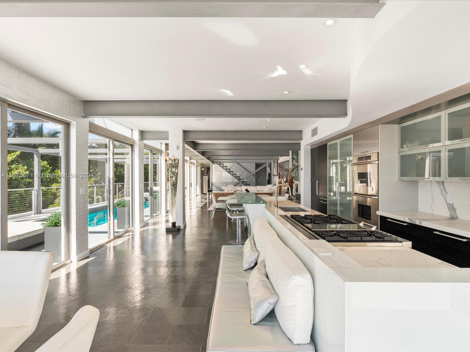 BELLE MEADE ISLAND - Residential