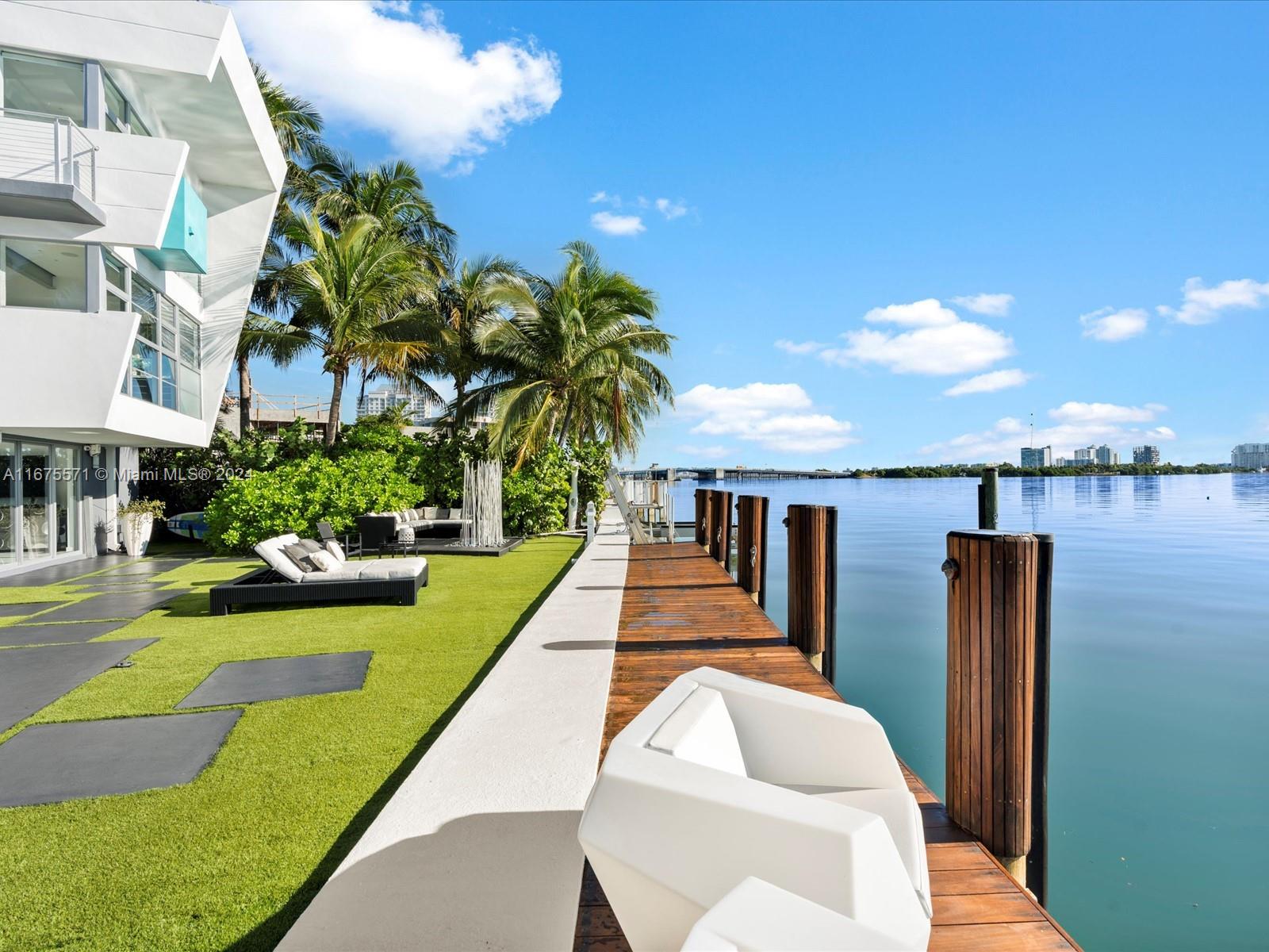 BELLE MEADE ISLAND - Residential