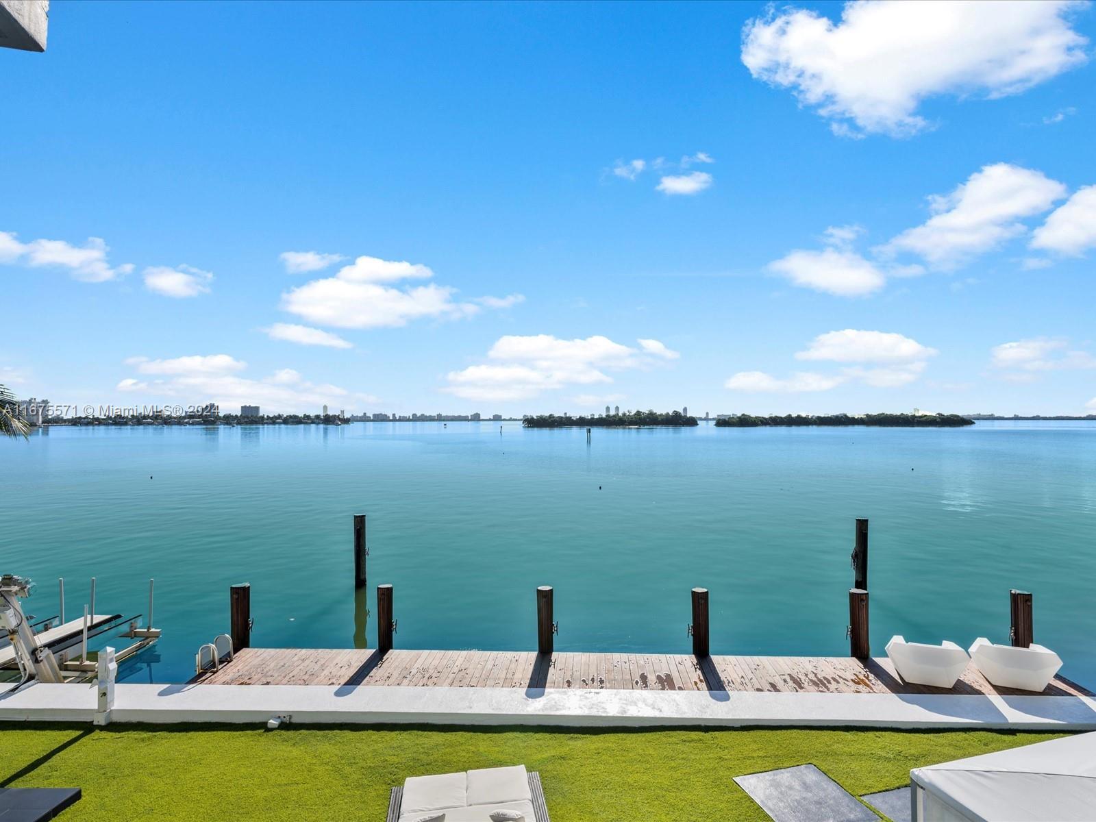 BELLE MEADE ISLAND - Residential