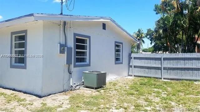 LAUDERDALE VILLAS - Residential