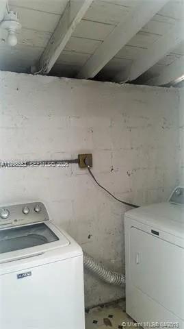 LAUDERDALE VILLAS - Residential