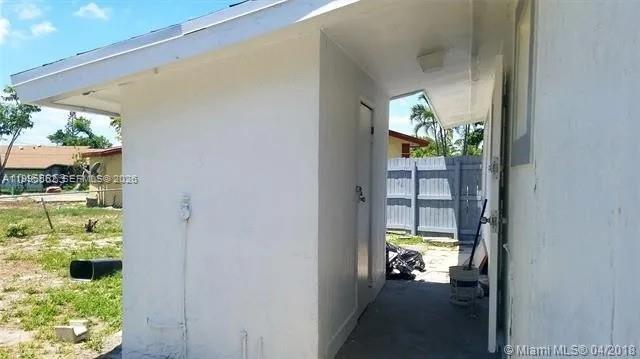 LAUDERDALE VILLAS - Residential