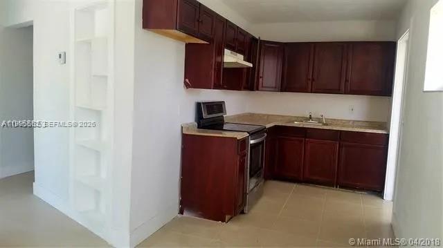 LAUDERDALE VILLAS - Residential