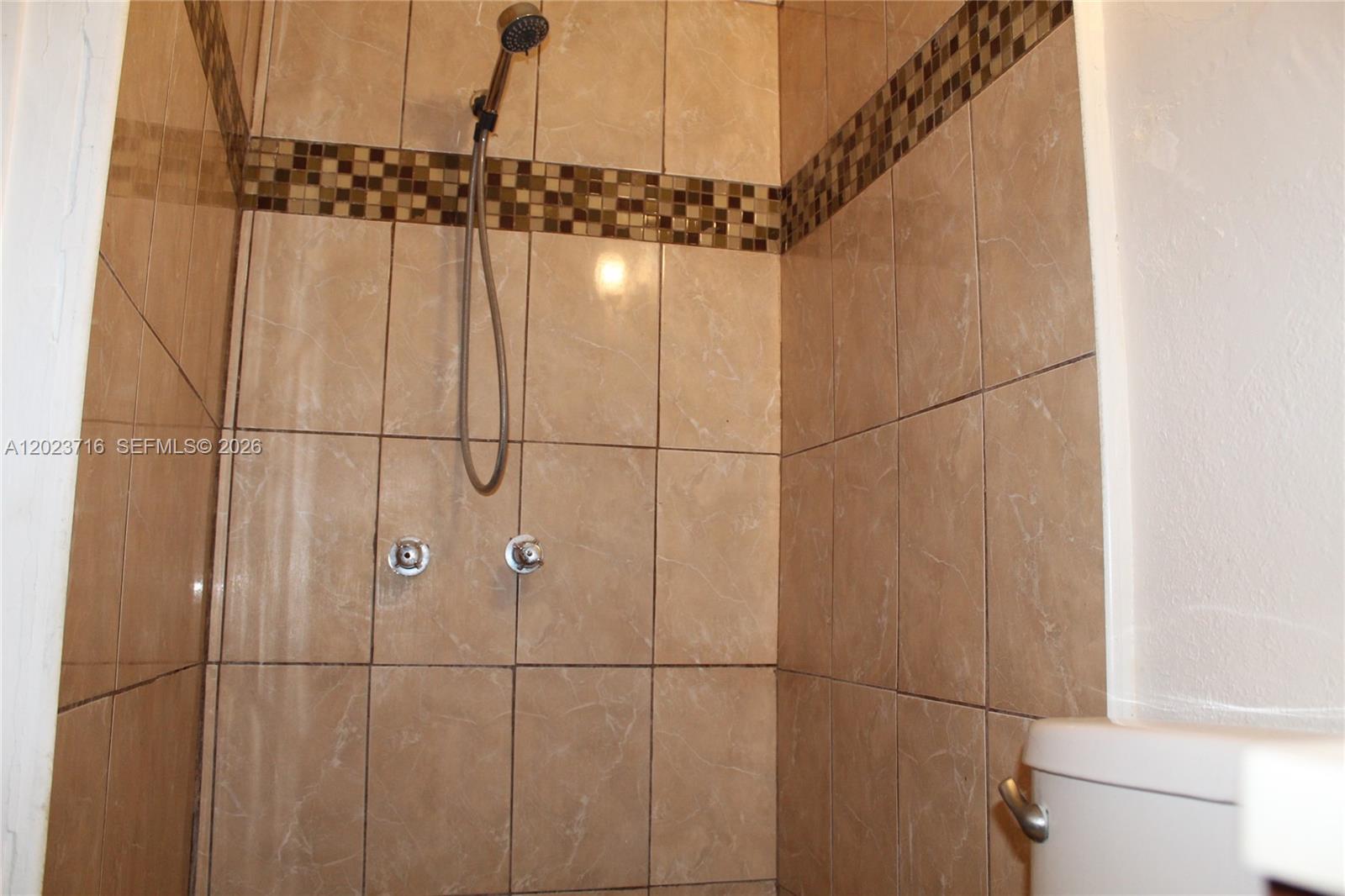 ARCHWOOD-AMD PLAT - Residential