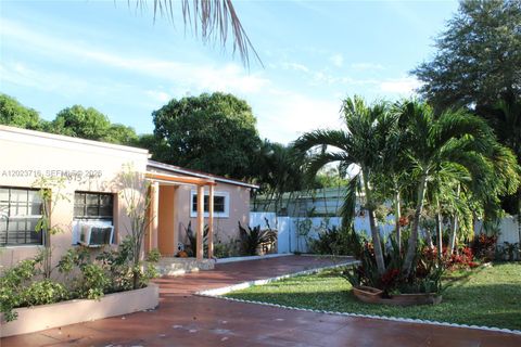 13875 NE 16th Ct North Miami FL 33181