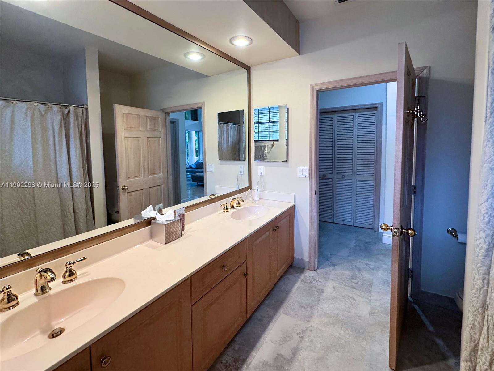 SECTOR 6 - Residential Lease