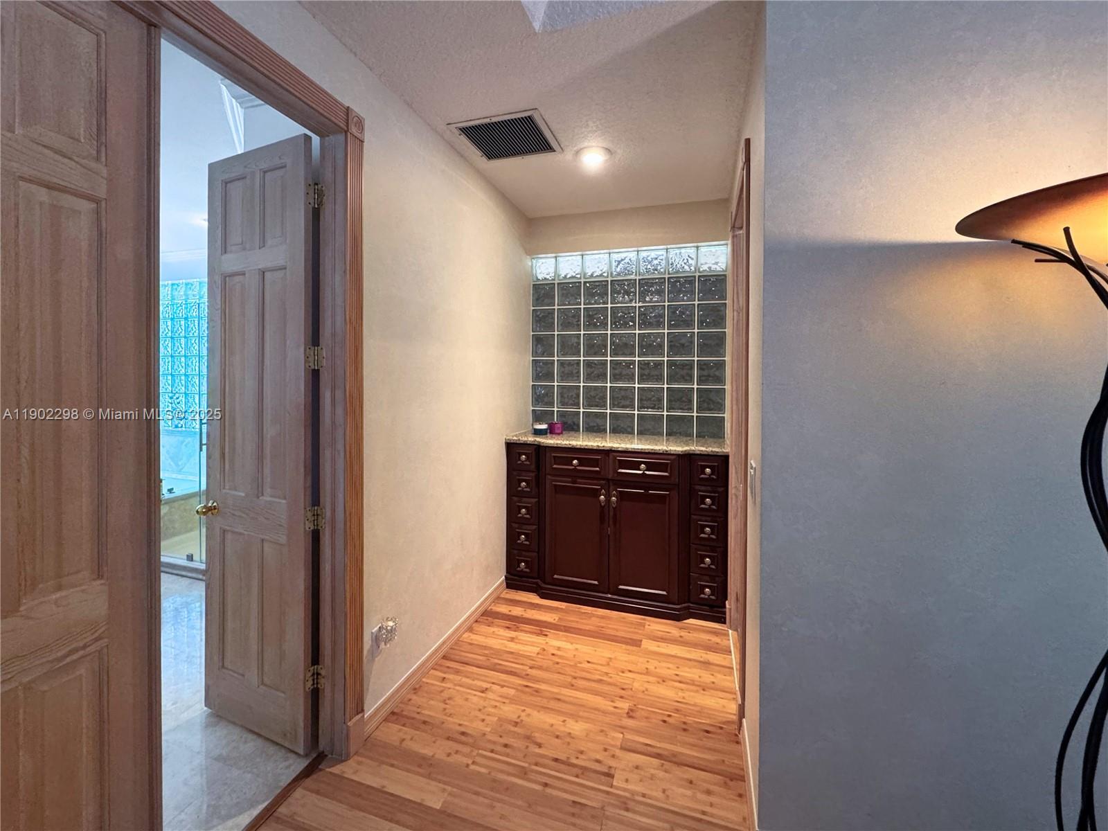 SECTOR 6 - Residential Lease