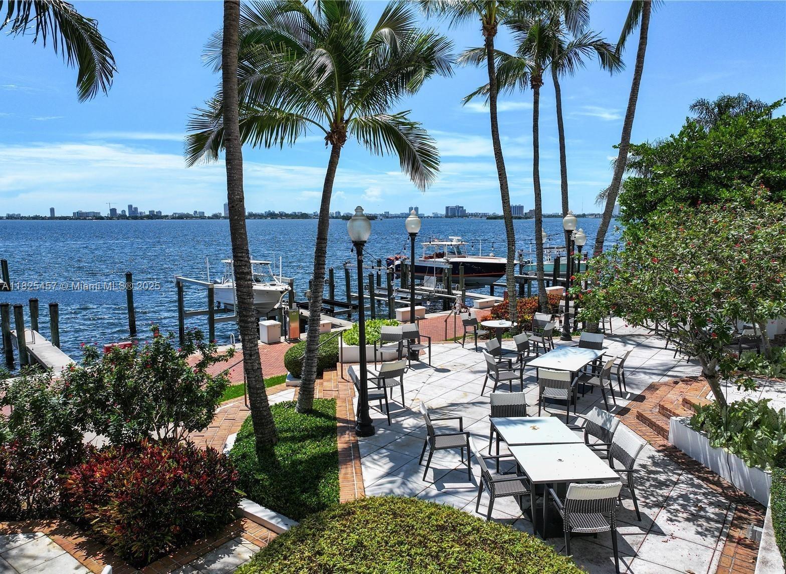 TOWERS OF QUAYSIDE CONDO - Residential