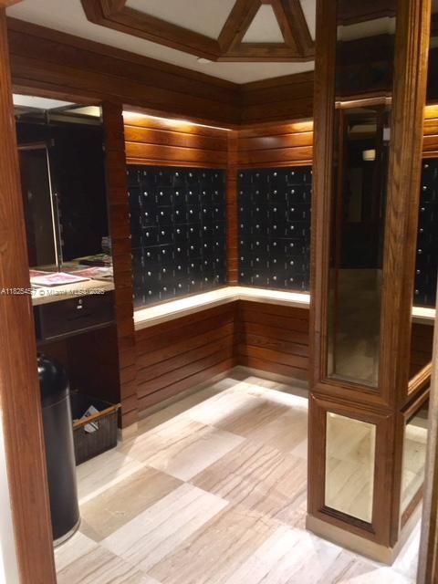 TOWERS OF QUAYSIDE CONDO - Residential