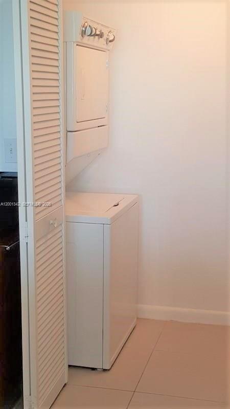 VIZCAYNE SOUTH CONDO - Residential Lease