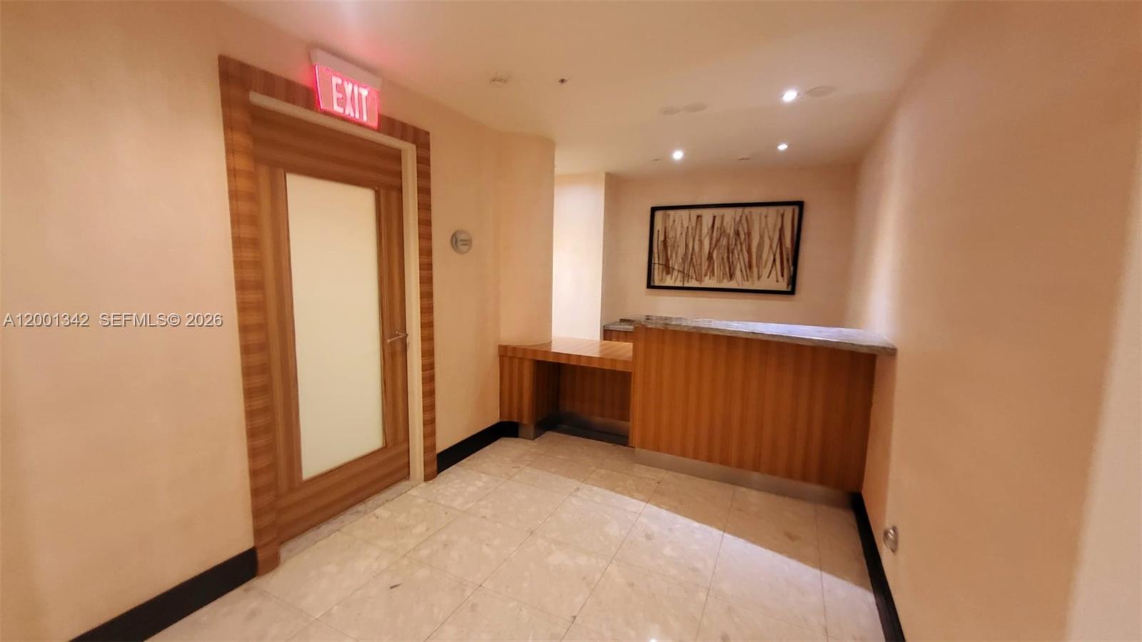 VIZCAYNE SOUTH CONDO - Residential Lease