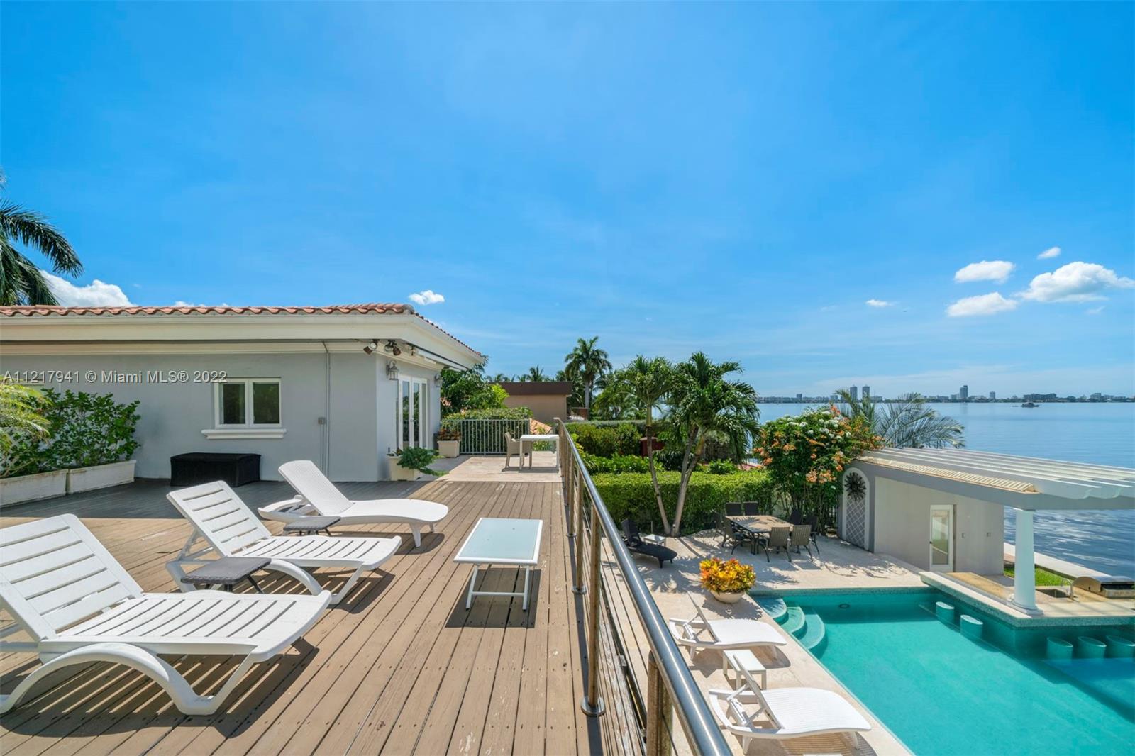 TREASURE ISLAND - Residential