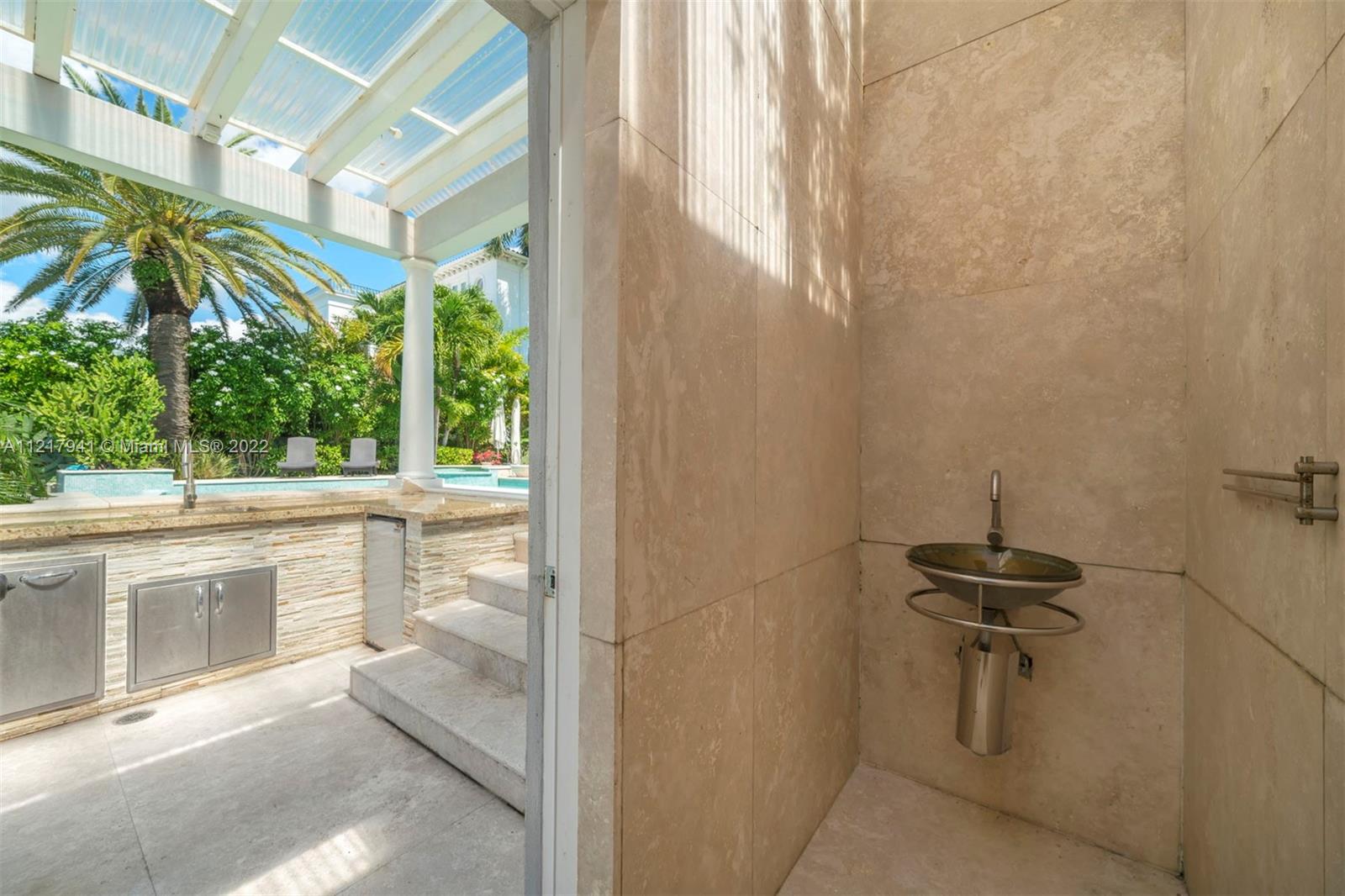 TREASURE ISLAND - Residential