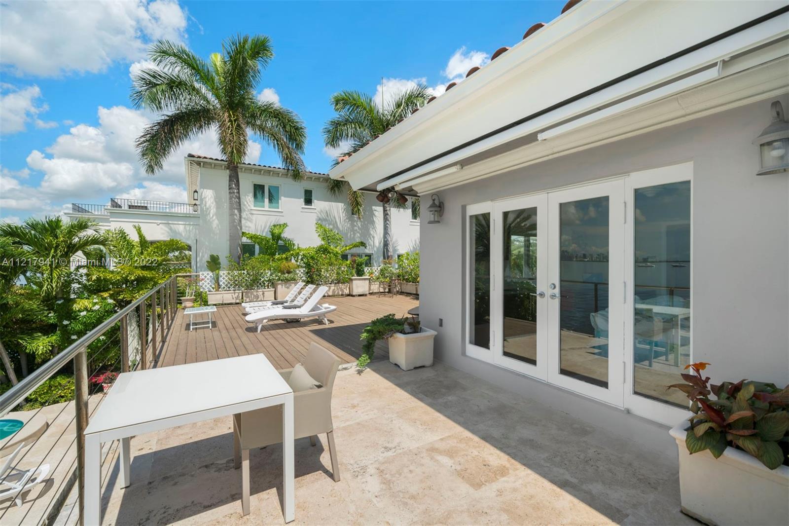 TREASURE ISLAND - Residential