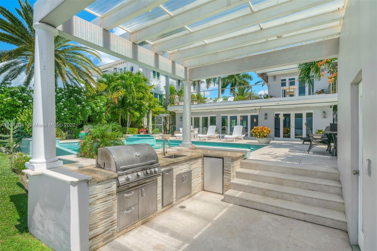 TREASURE ISLAND - Residential