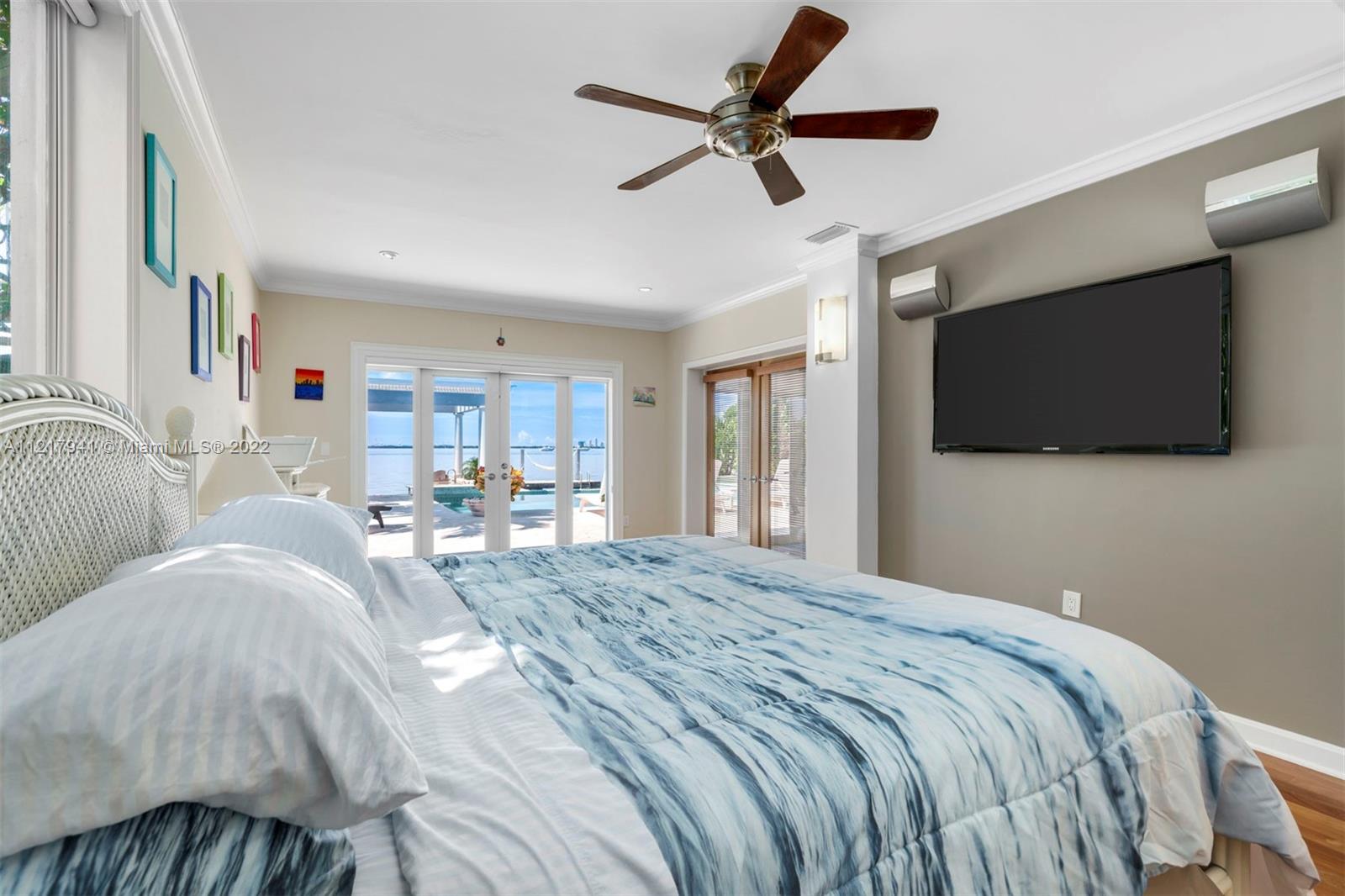 TREASURE ISLAND - Residential