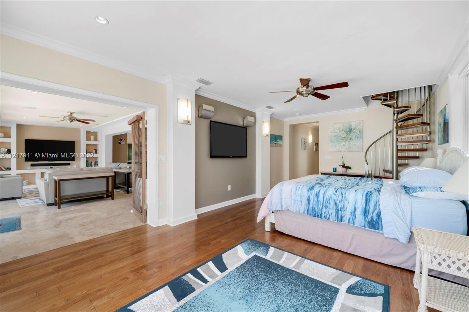 TREASURE ISLAND - Residential