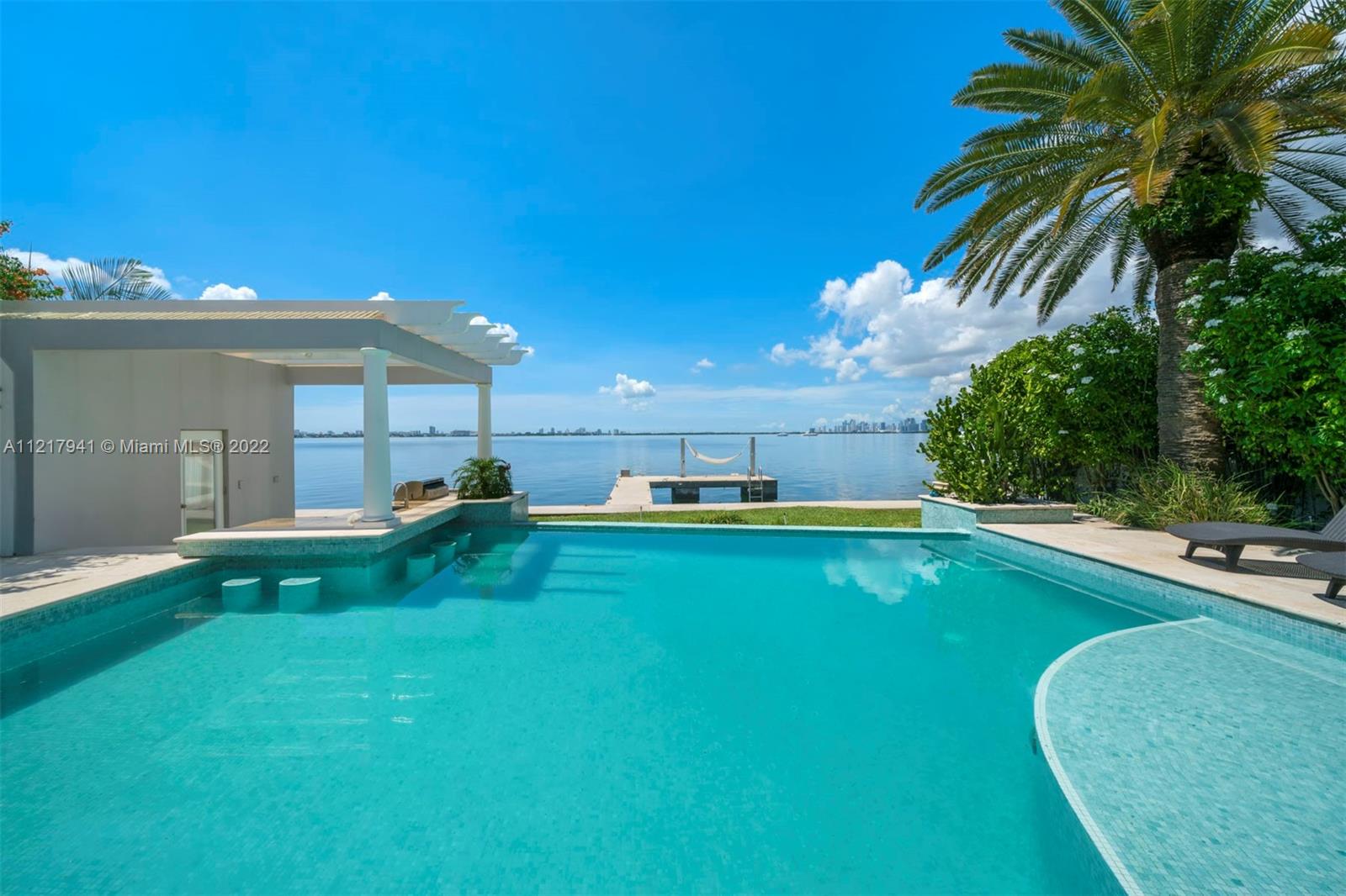 TREASURE ISLAND - Residential