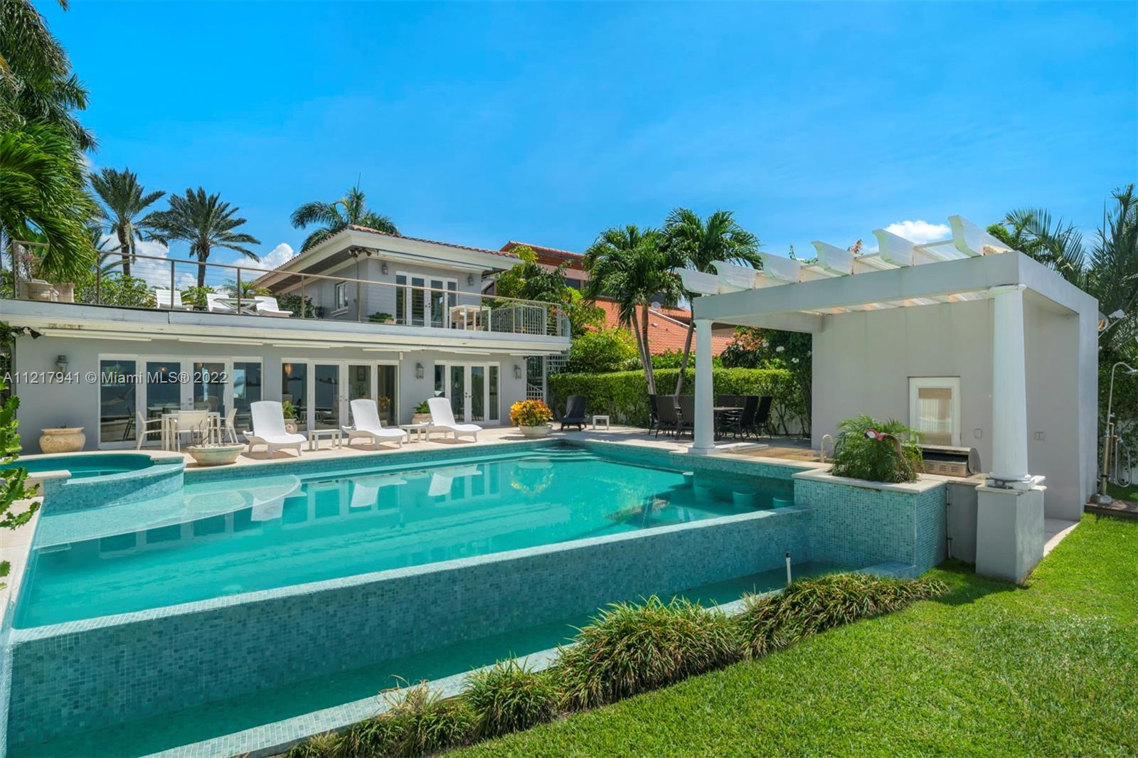 TREASURE ISLAND - Residential