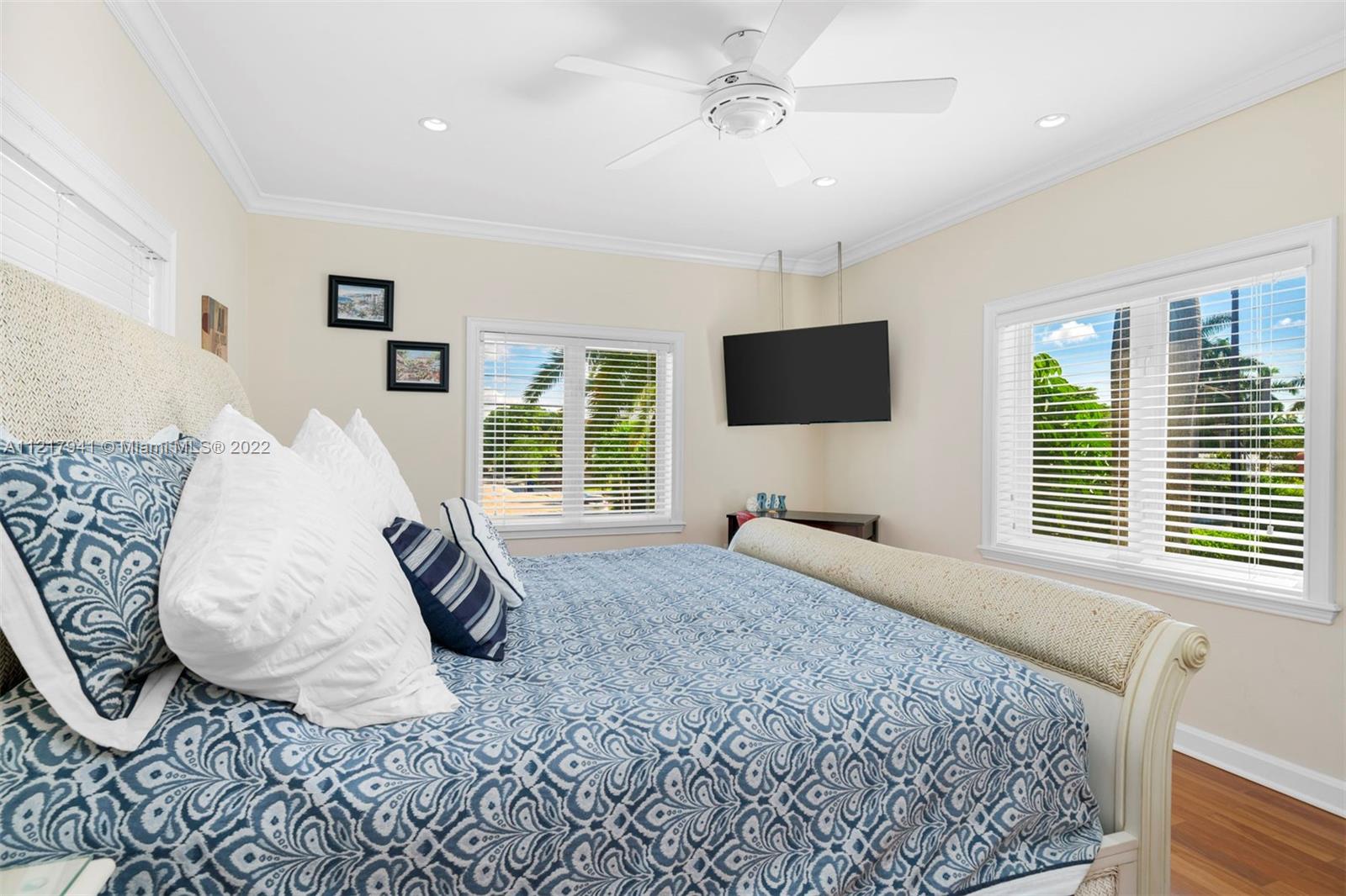 TREASURE ISLAND - Residential