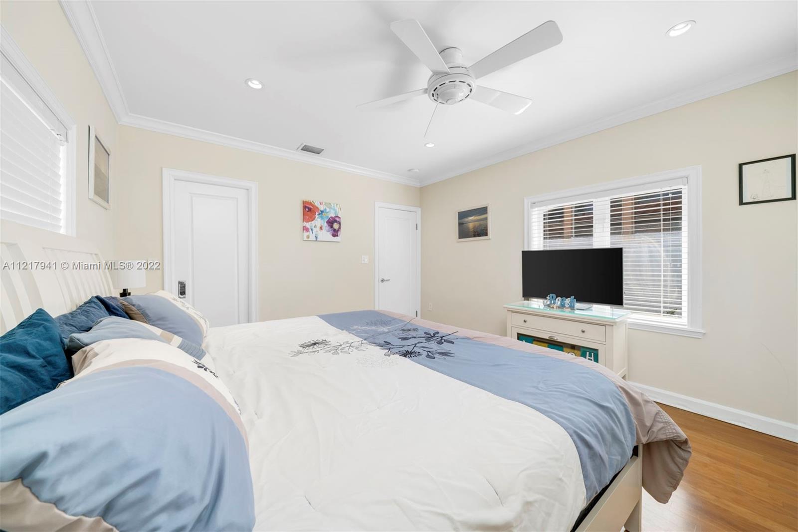 TREASURE ISLAND - Residential