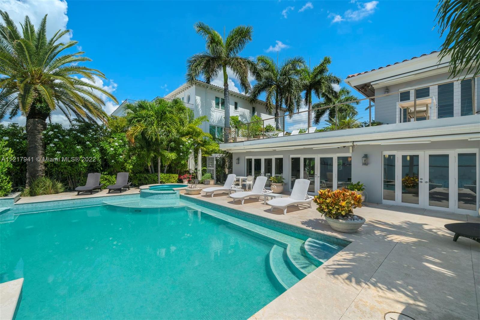 TREASURE ISLAND - Residential