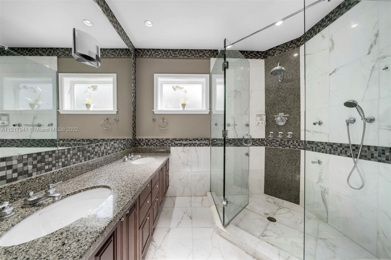 TREASURE ISLAND - Residential