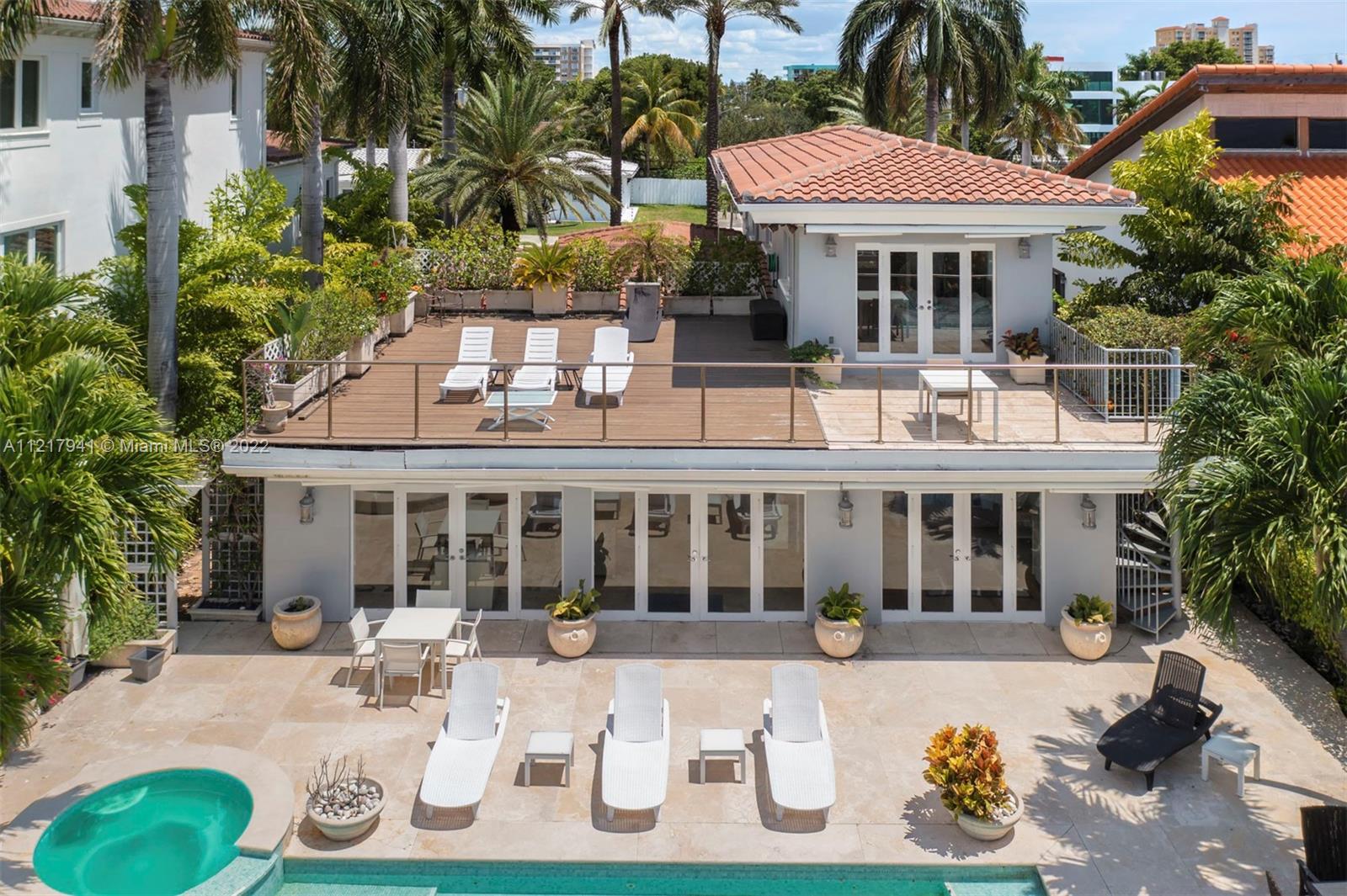 TREASURE ISLAND - Residential