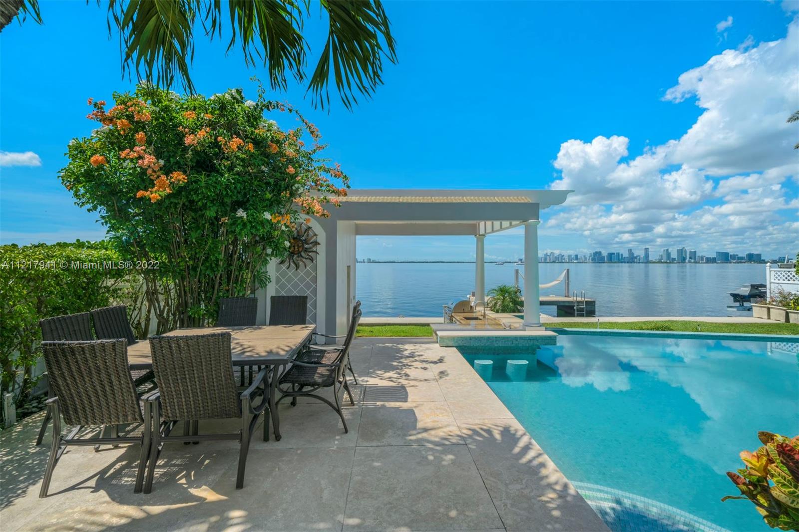 TREASURE ISLAND - Residential