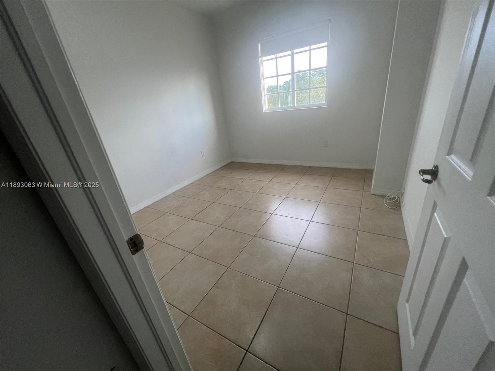 GRANADA GRAND CONDO - Residential Lease