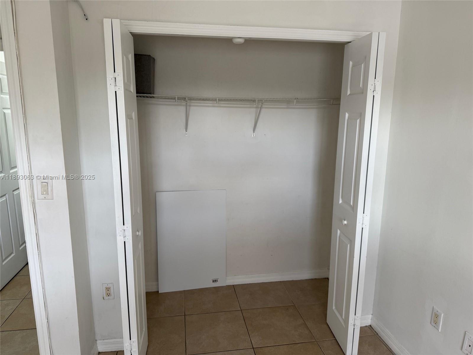 GRANADA GRAND CONDO - Residential Lease