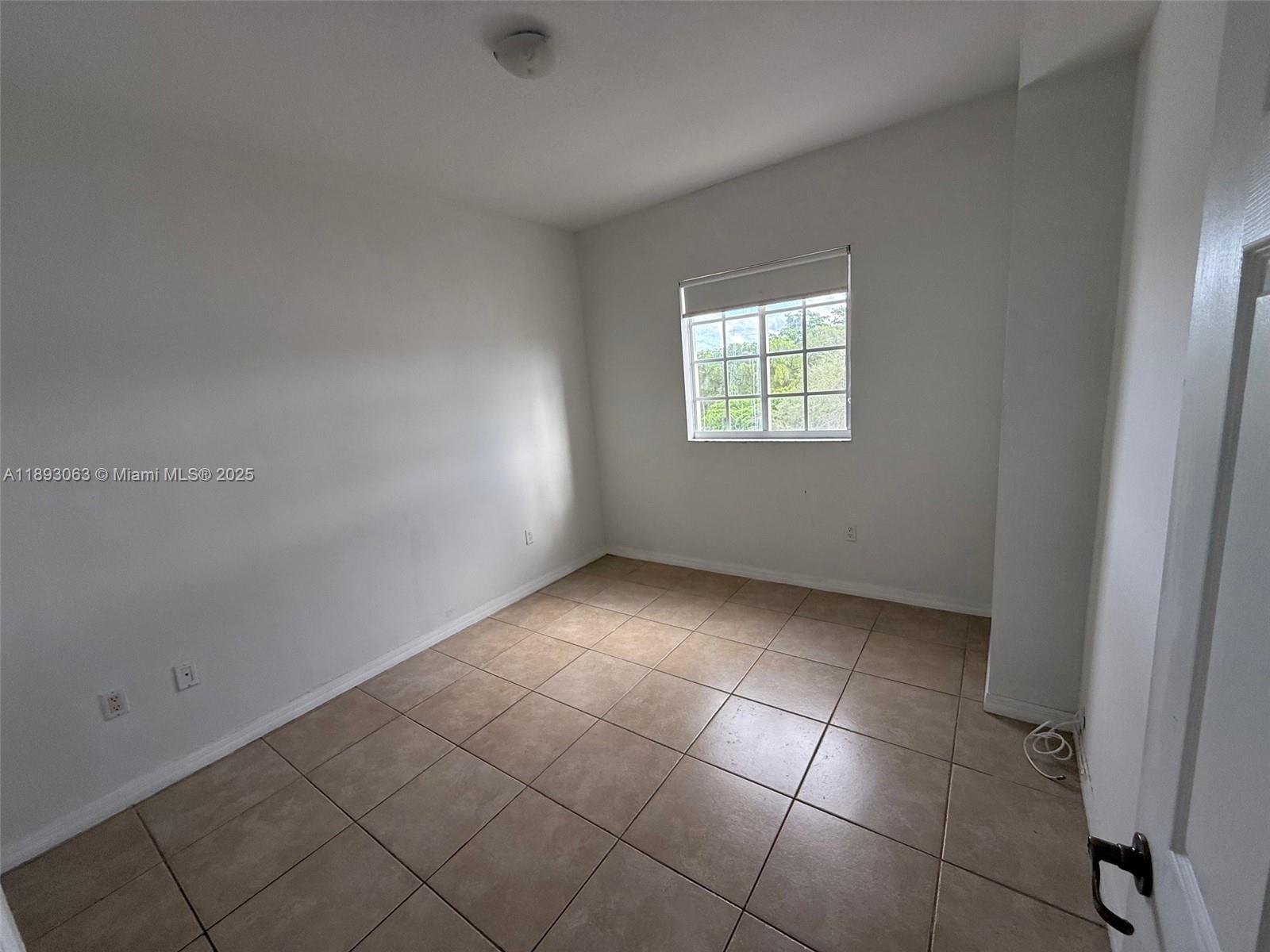 GRANADA GRAND CONDO - Residential Lease